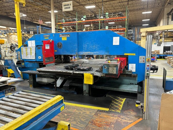 50 Ton, Amada #Como-588, CNC turret punch, Fanuc control, tooling, 44 stations, 1987 - Image 1