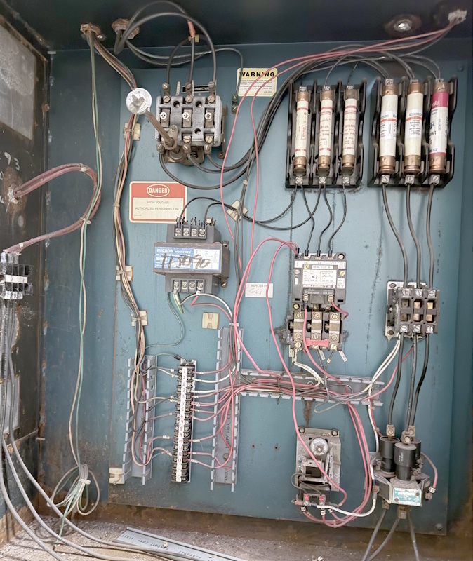 40" width x 63" H x 51" D Despatch #V-39, Walk-In Oven, 480V., 500°F, Honeywell Control, round chart recorder - Image 3