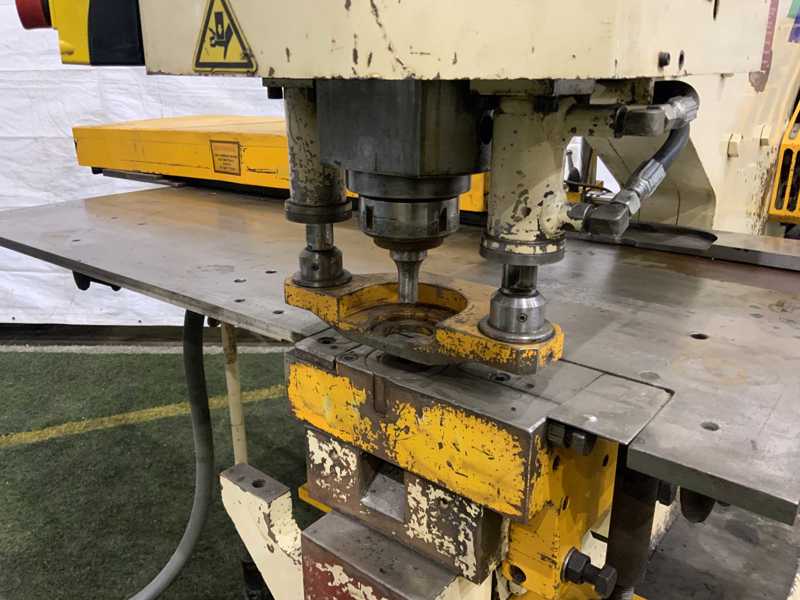 6" x 6" x 1/2" Geka #Hydracrop-SD110, Ironworker, 110 Ton, 24" Throat, 3" Stroke, 7.5 HP, 2003 - Image 3