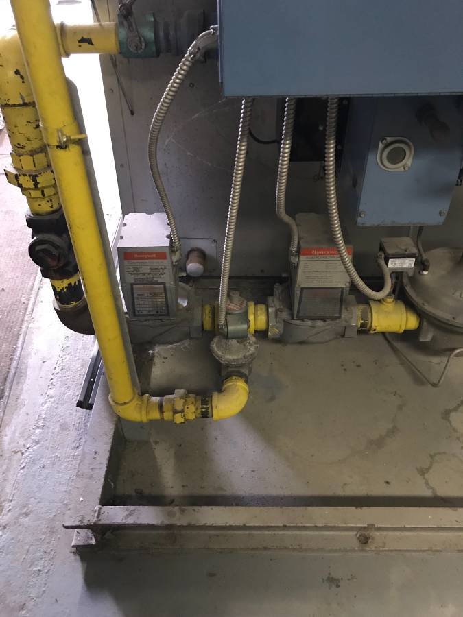 15 HP Bryan #RV550-W, Water Boiler, 50 psi, 5.5 MBTU, 669 sq.ft., 15 HP circulating pump, 1988 - Image 8