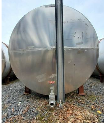 5800 gallon 304 Stainless Steel Horizontal Tank on legs, 82" H x 300" L, 2.5" fitting size - Image 6