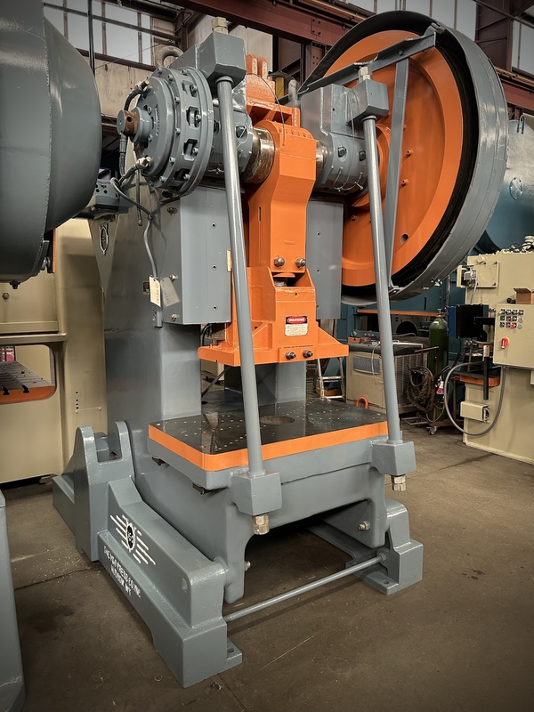 150 Ton, V & O Press #150ST, OBI press, 7" stroke, 20" Shut Height, 80 SPM, 1980 - Image 1