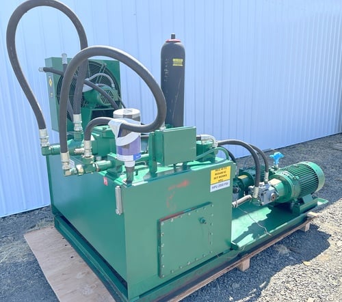 30 HP & 7 1/2 HP Hydraulic power pack with 2 hydraulic pumps, 3500 psi., air cooler & accumulator - Image 1