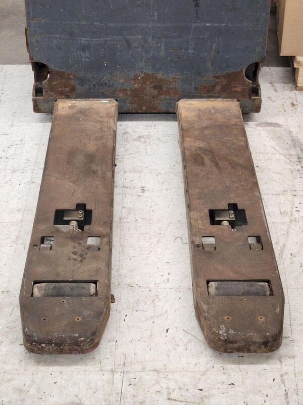 6000 lb. Caterpillar #R6000, Pallet Jack - Image 3
