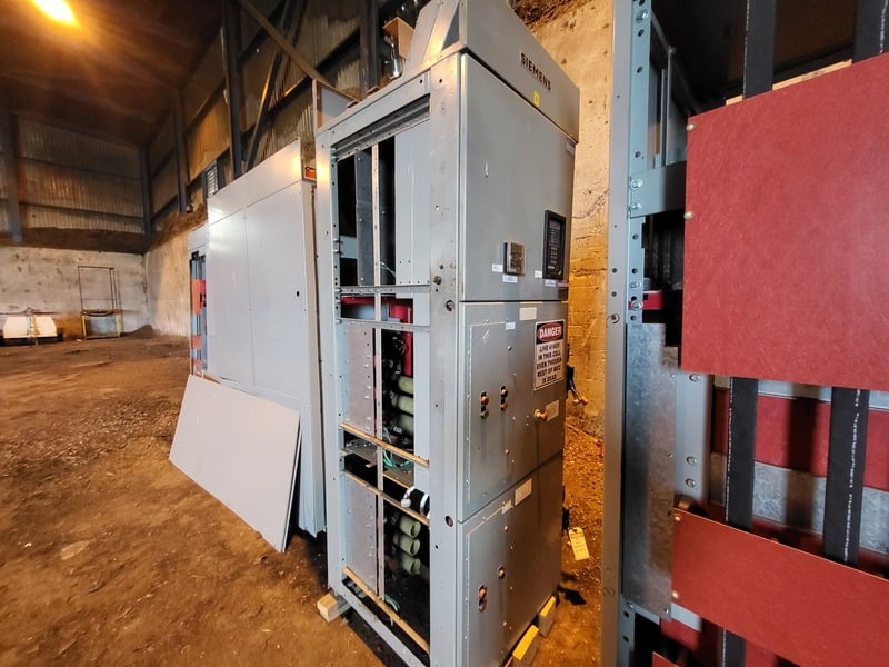 Siemens, Series 81000, 4160 Volts, One-Column Motor Control Center (MCC) Section - Image 3