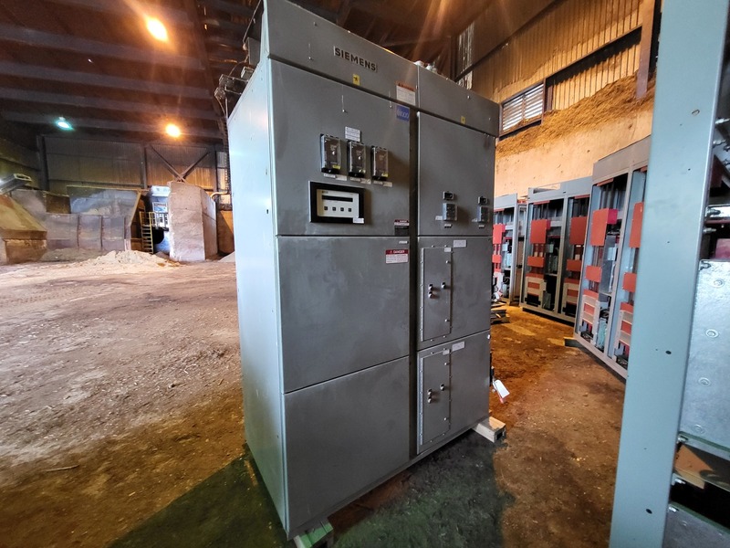 Siemens, Series 81000, 4160 Volts, Two-Column Motor Control Center (MCC) Section - Image 1