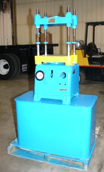 12 Ton, Wabash, 12" x 12", hand-pump, bench top, 11" daylight, 6" stroke, 4-post, #1538 - Image 1