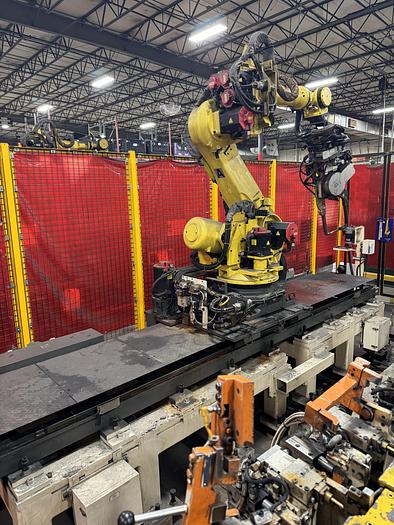 Fanuc, R-2000iB/165F, R-30iB with 7th Axis Servo spot weld gun & 8th Axis 3 meter RTU, 2014, #105194 (5 - Image 6