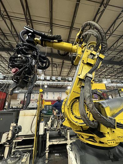 Fanuc, R-2000iB/165F, R-30iB with 7th Axis Servo spot weld gun & 8th Axis 3 meter RTU, 2014, #105194 (5 - Image 7