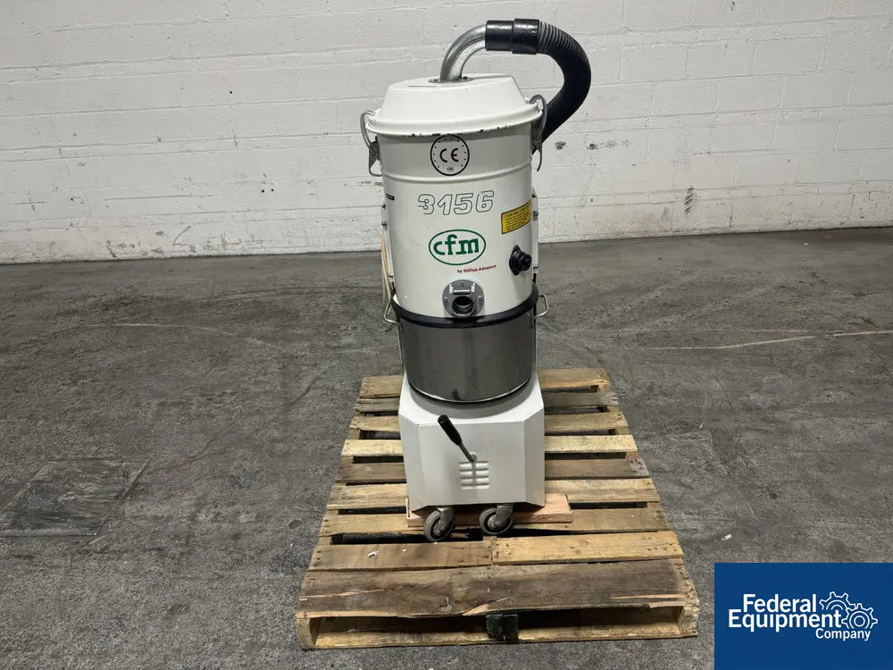 Nilfisk #3156, Dust Collector, 208 V., 2002 - Image 1