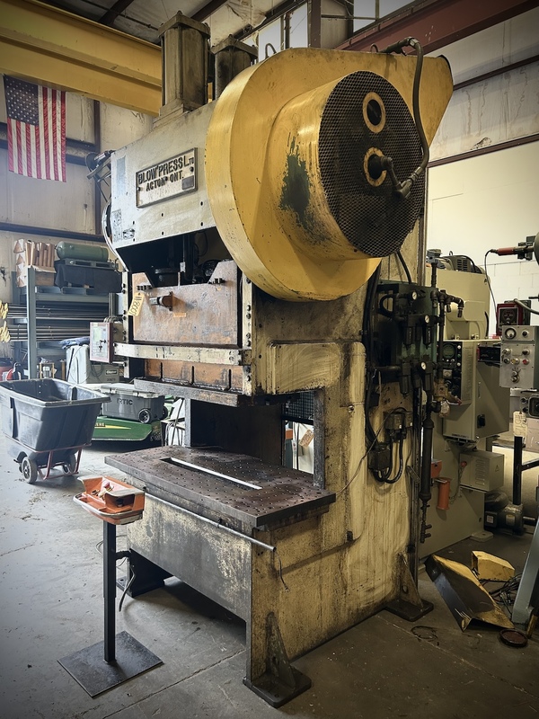 60 Ton, Blow #GD-60, 6" stroke, 21" Shut Height, 60" RL x 18" FB, 110 SPM, air clutch & brake, 1982 - Image 3