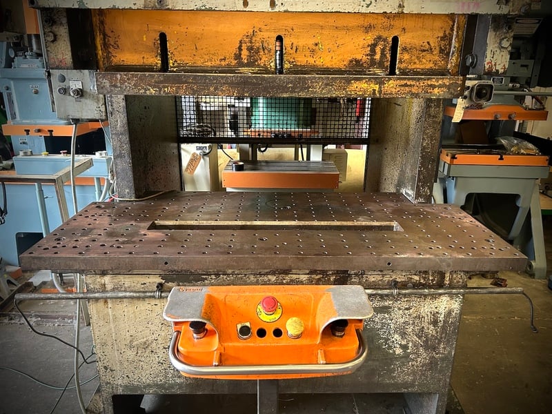 60 Ton, Blow #GD-60, 6" stroke, 21" Shut Height, 60" RL x 18" FB, 110 SPM, air clutch & brake, 1982 - Image 9