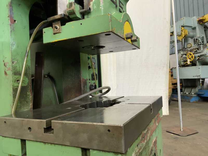 45 Ton, Komatsu #OBS-45, OBI Press, 3.94" Stroke, 9.84" Shut Height, 31-1/2" x 17-/4" Bed, 100 SPM, 5 HP, 1979 - Image 6