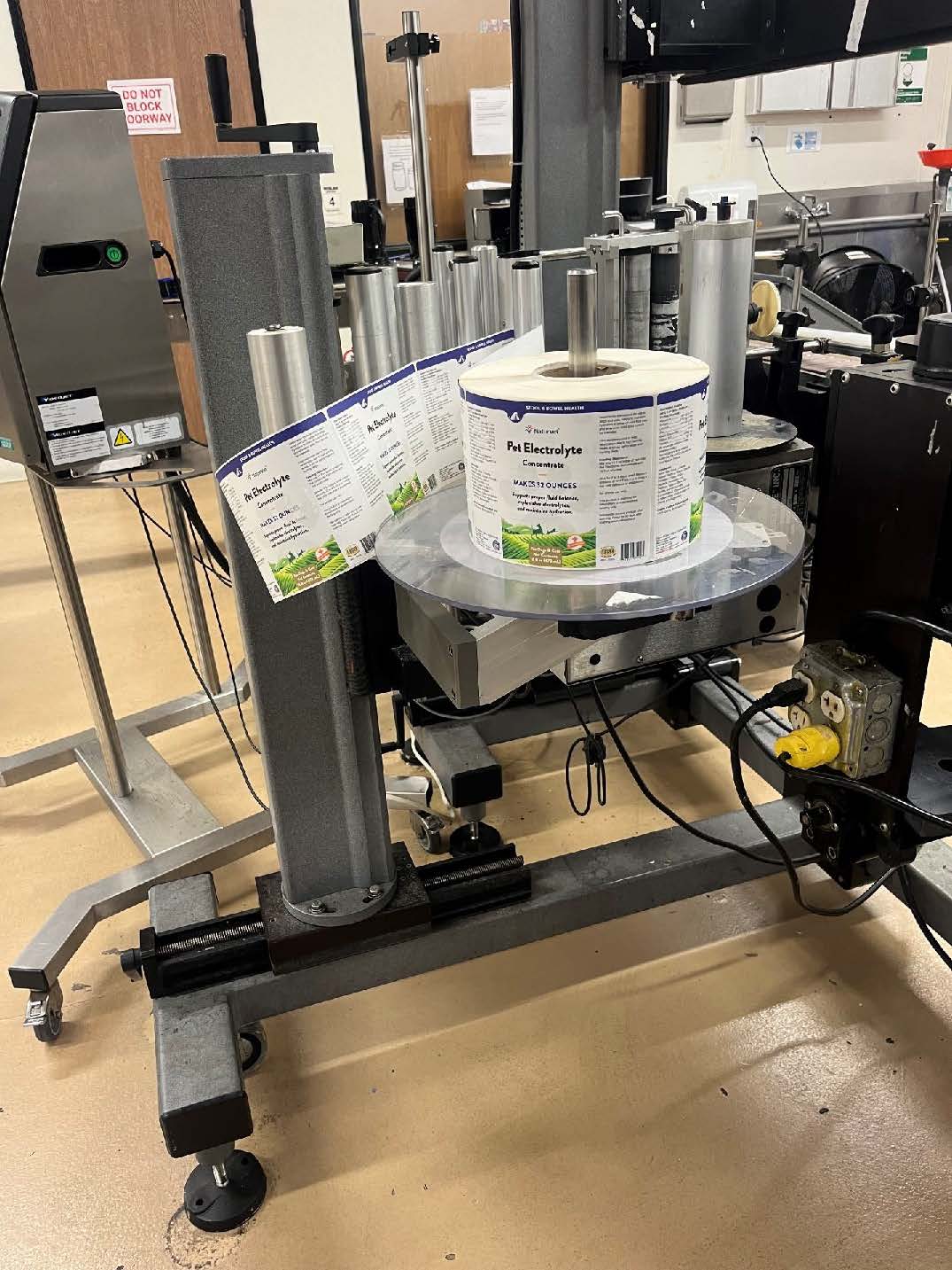Label-Aire #3115CDL, Pressure Sensitive Labeler, 32 oz. Capacity - Image 5