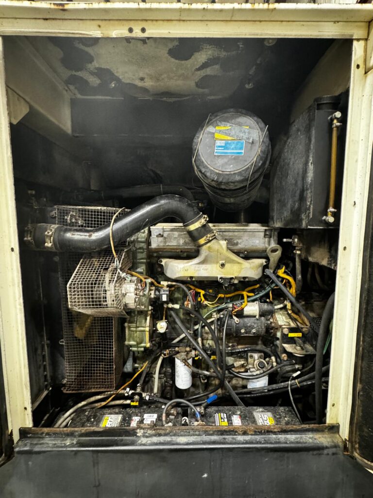 200 KW Detroit Diesel #QAS228, generator, 2004 - Image 6