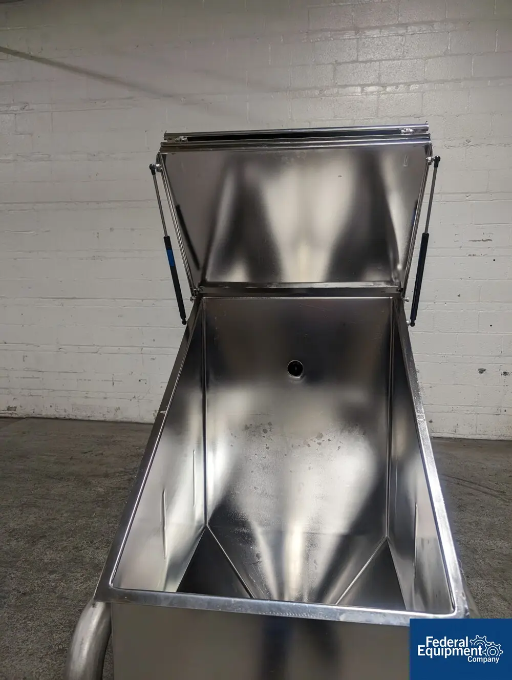 Stainless Steel Portbale Powder Bin, Feed Bin, Bi-Fold Loading Door, Piping, Wheels - Image 7