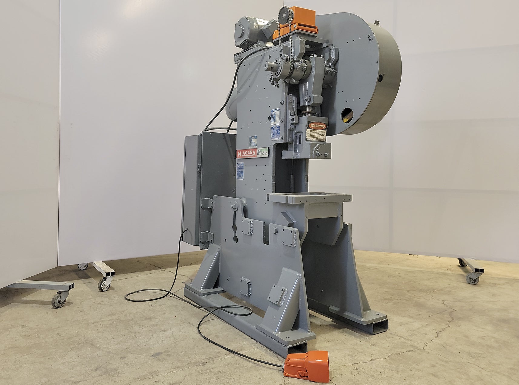 22 Ton, Niagara #M-22, Punching Press Machine, 12" x 20" Table, 2" Stroke, 3 HP, 340 PPM - Image 1