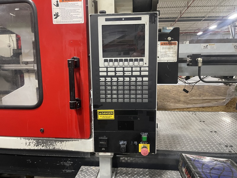 310 Ton, 22 oz., Cincinnati Milacron #MT310-22, injection molding machine, 60 screw diameter, 2002 - Image 6