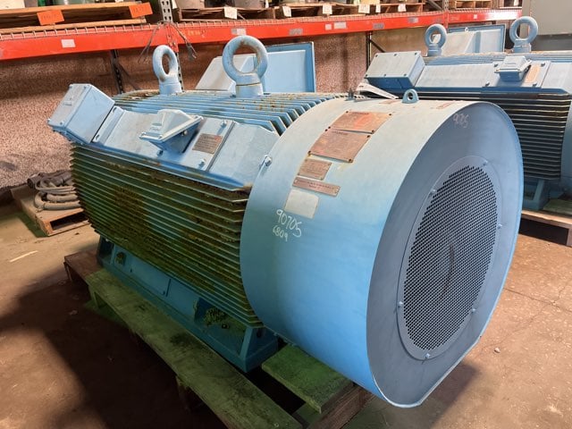 800 HP 1800 RPM Hyundai, Frame 6809, TEFC BB, 2300/4160 Volts New Surplus (2 available) - Image 1
