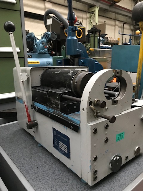 2" Clarke & Lewis #2SD-3, air vise, flares/squares/burrs, 1/8"-2" OD, beads 7/16"- 1-1/2", vari-speed, 1/2 HP - Image 3