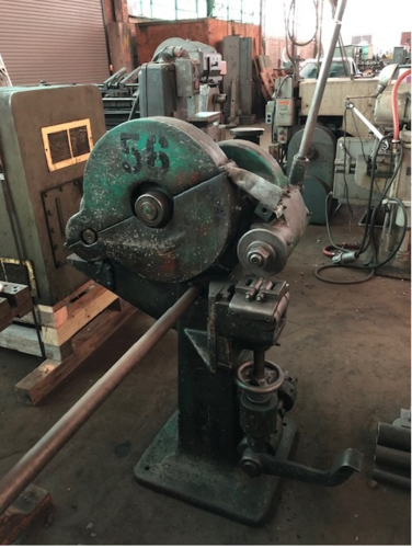 2" Landis #2, roller pipe cutter, cap: 1/8"-2", length gauge & pipe stop, 3 HP, w/extra support rollers & - Image 3