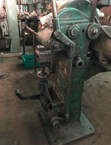 2" Landis #2, roller pipe cutter, cap: 1/8"-2", length gauge & pipe stop, 3 HP, w/extra support rollers & - Image 5