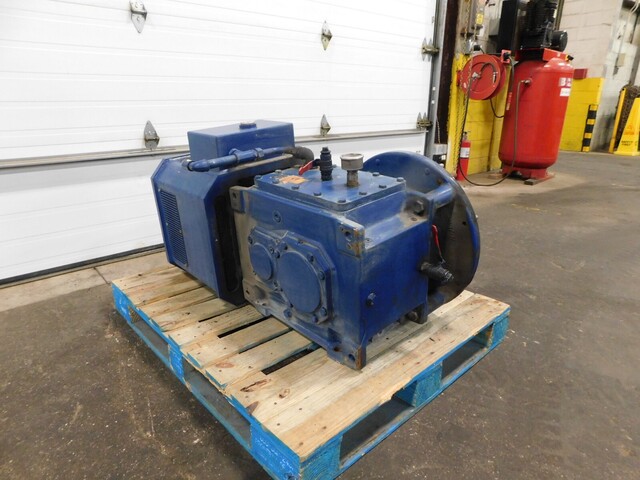 Flender #4397925-0040-008, gear reducer, 13.985:1. 127.28/MIN. - Image 3