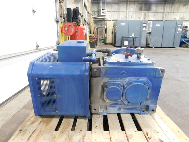 Flender #4397925-0040-008, gear reducer, 13.985:1. 127.28/MIN. - Image 9
