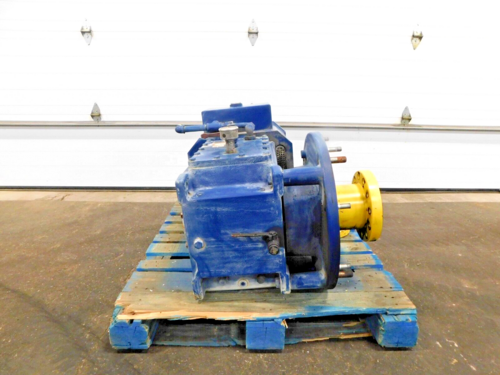Flender #4397925-0040-010, gear reducer, 13.985:1. 127.28/MIN. - Image 1