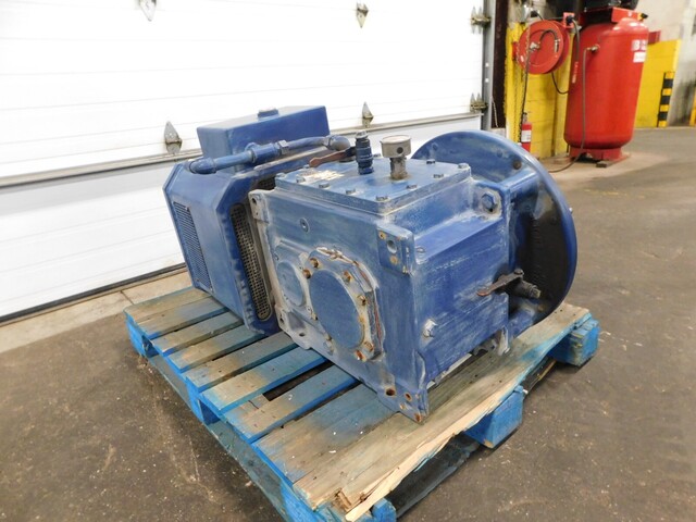 Flender #4397925-0040-010, gear reducer, 13.985:1. 127.28/MIN. - Image 3