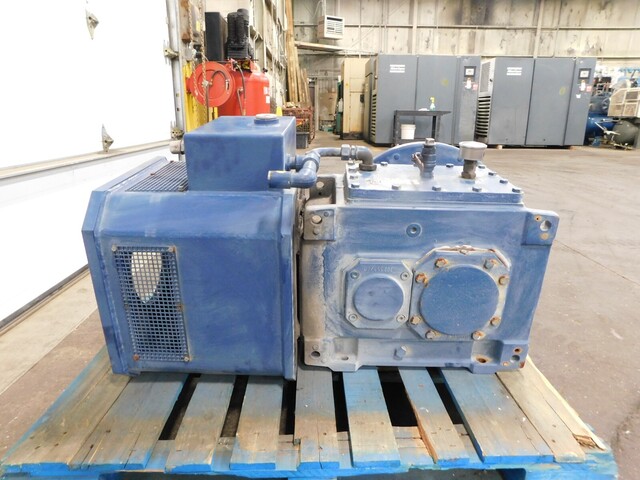 Flender #4397925-0040-010, gear reducer, 13.985:1. 127.28/MIN. - Image 9