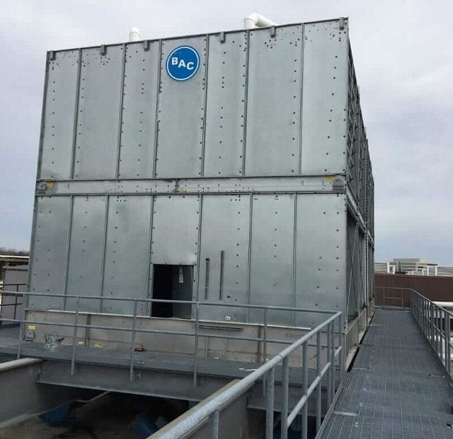800 Ton, Baltimore Aircoil, stainless hot and cold water basins, excellent conditon (4 available) For Sale