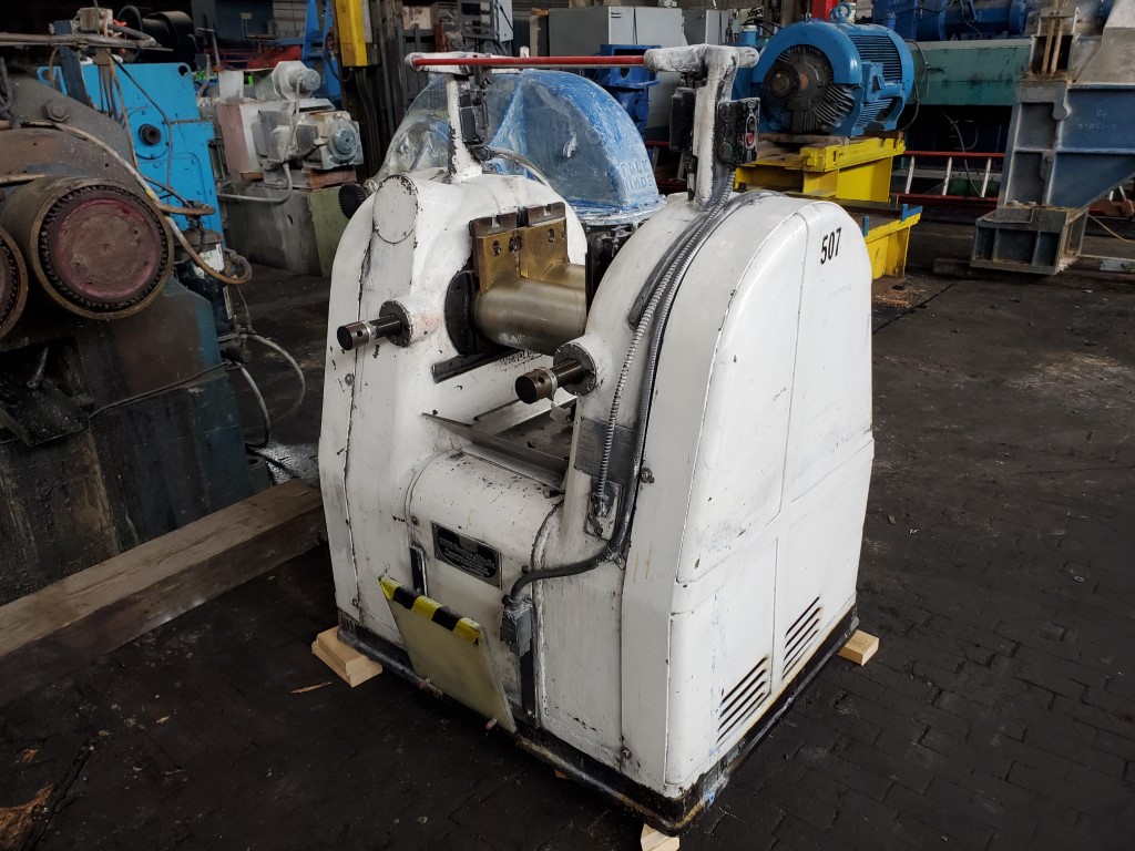 Eemco, rubber lab mill, 6x13" rolls, cabinet style, under slung drive, belt driven, 7.5 HP - Image 1