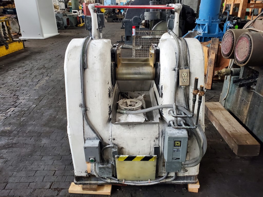 Eemco, rubber lab mill, 6x13" rolls, cabinet style, under slung drive, belt driven, 7.5 HP - Image 4