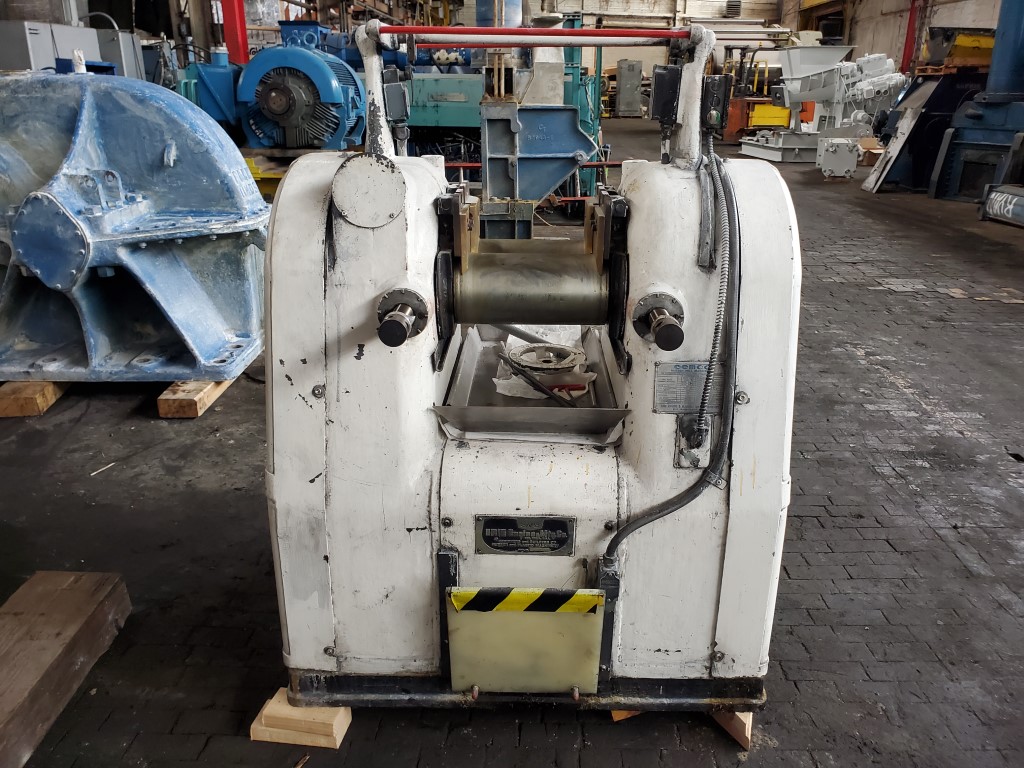Eemco, rubber lab mill, 6x13" rolls, cabinet style, under slung drive, belt driven, 7.5 HP - Image 9