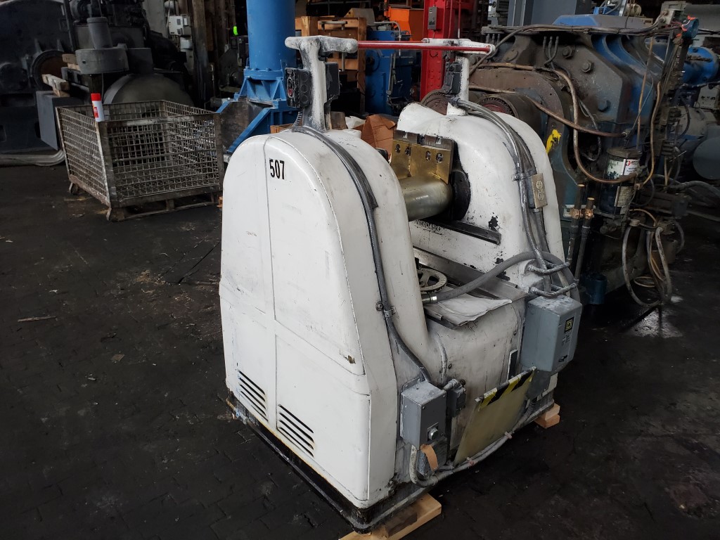 Eemco, rubber lab mill, 6x13" rolls, cabinet style, under slung drive, belt driven, 7.5 HP - Image 10