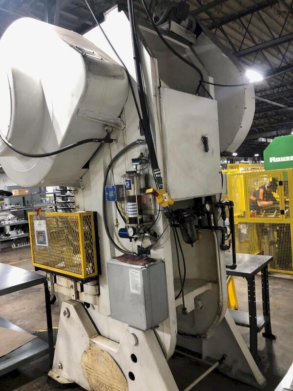 100 Ton, Federal #8, OBI Press, 4" Stroke, 19.5" Shut Height, 80 SPM, 36" x 28" Bed, Air Clutch & Brake, 1973 - Image 7