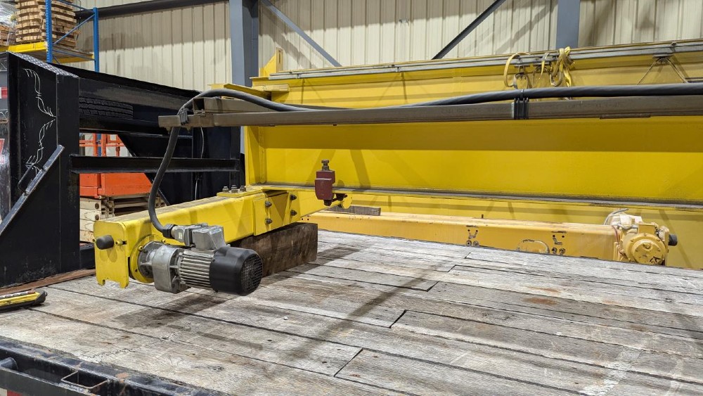 2 Ton, Shaw-Box, 25' 0" Span, 20' lift, radio/pendant, VFD bridge/trolley, 54' L freestanding structure, 2013 - Image 4