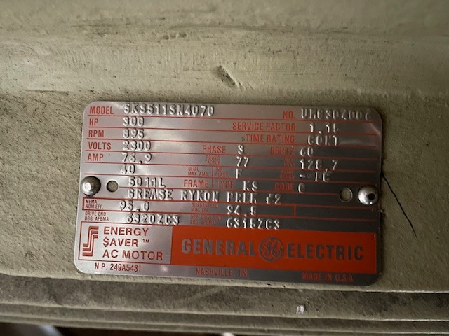 300 HP 895 RPM General Electric, Frame 5011L, TEFC, de ball bearing, surplus, electrically ok, 2300 Volts - Image 2