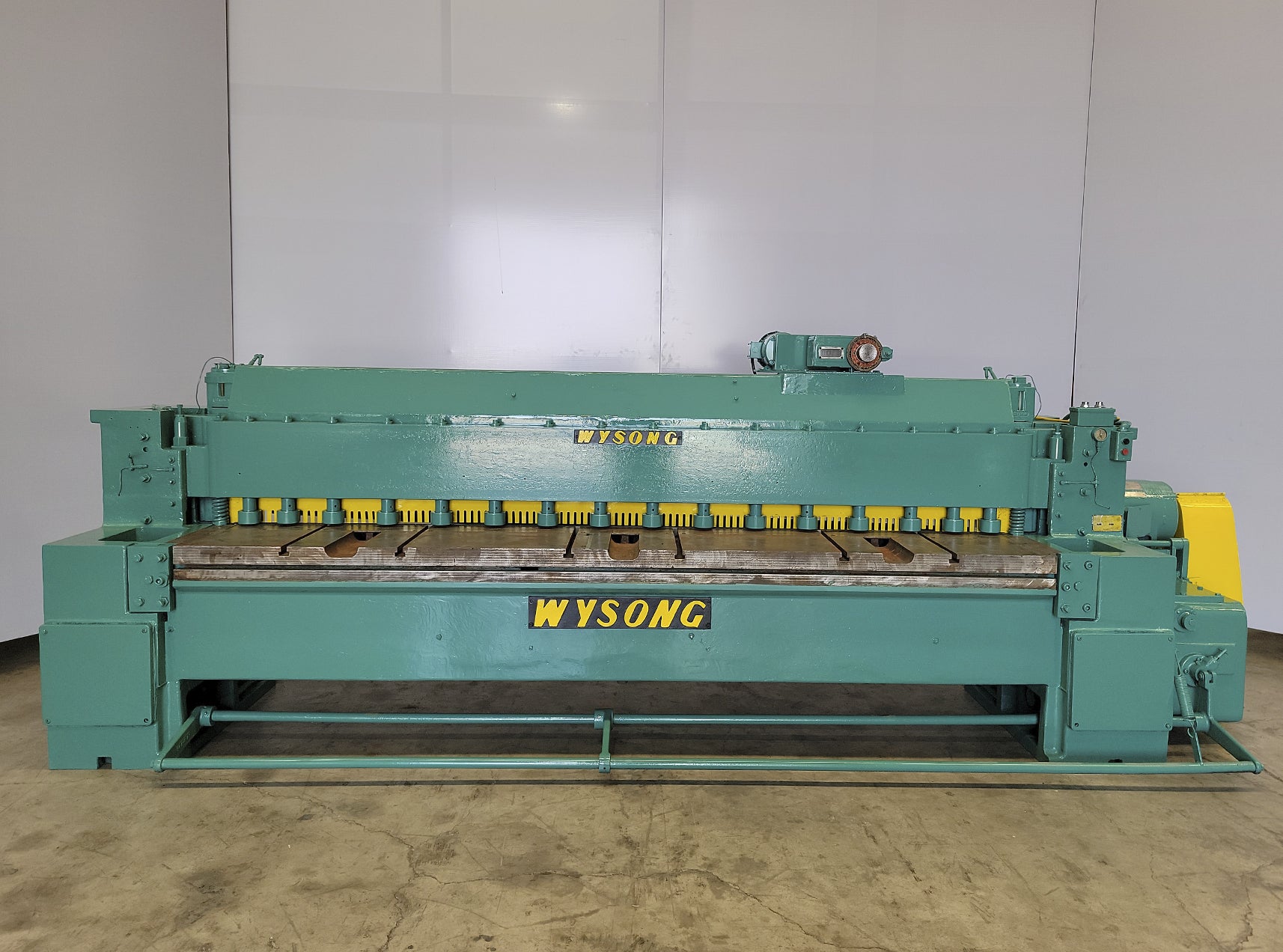 1/4" x 10' Wysong #103, mechanical shear, 10 HP, motorized Back Gauge - Image 1