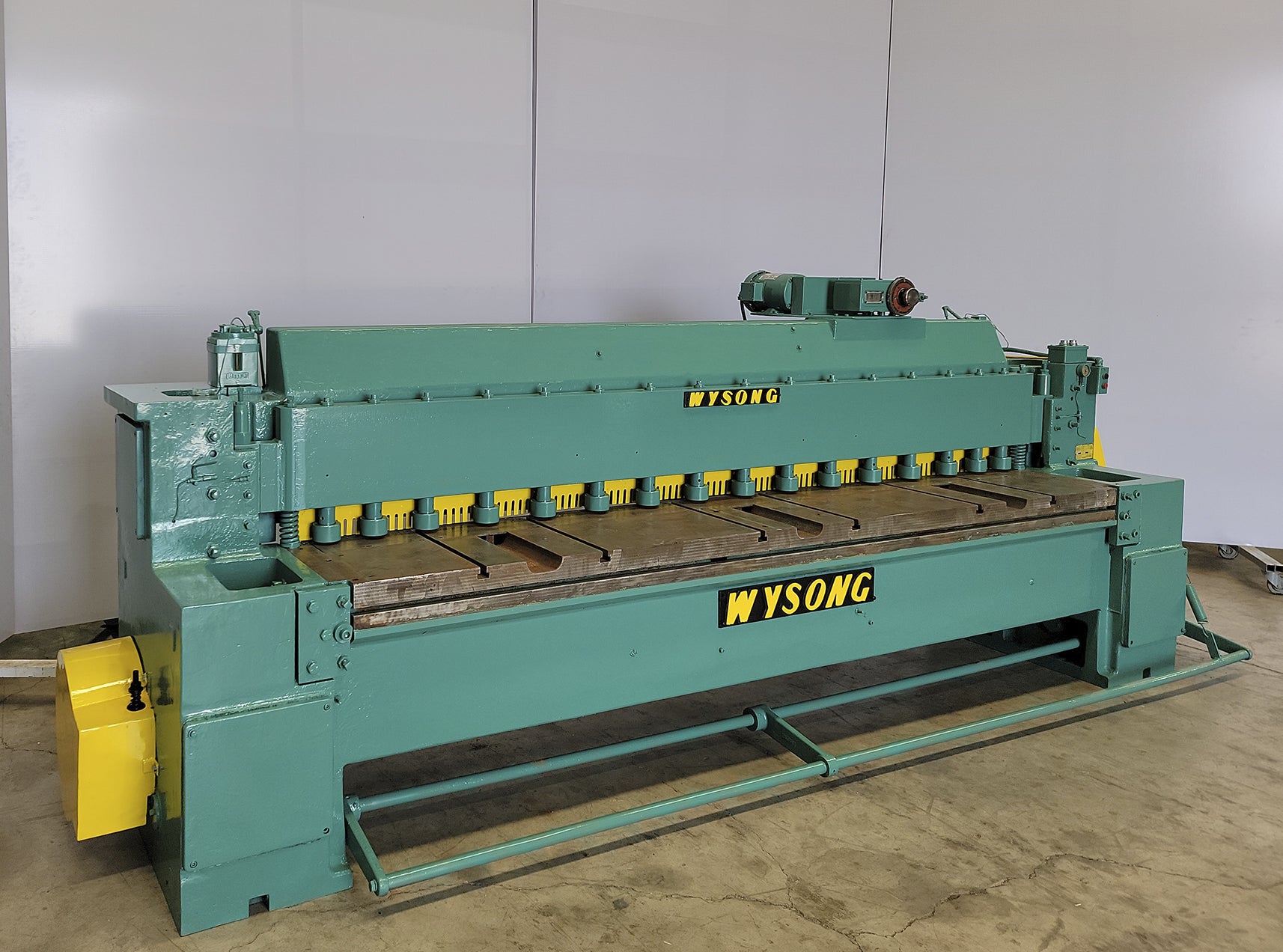 1/4" x 10' Wysong #103, mechanical shear, 10 HP, motorized Back Gauge - Image 2
