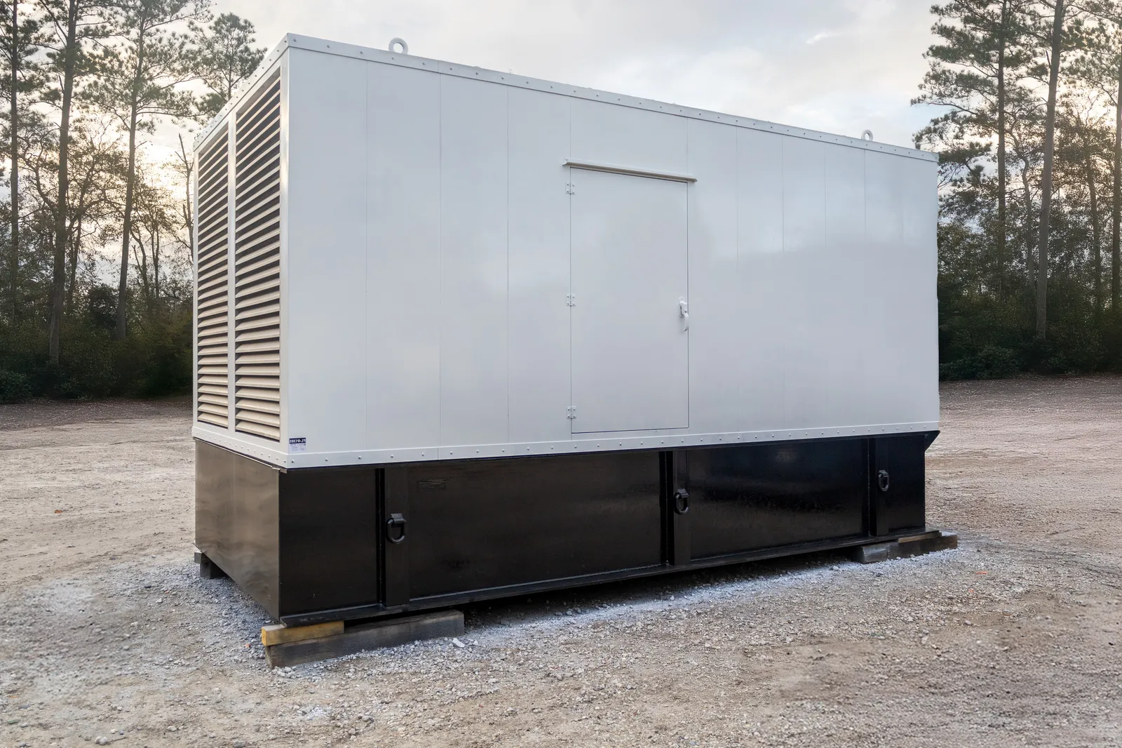 515 KW Kohler #500ROZD4, generator, sound attenuated enclosure, 120/208 Volts, 375 hours, 1999, #091385 - Image 1