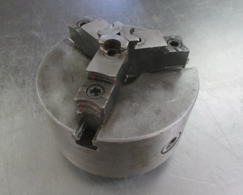 6-1/4" 3-Jaw self-centering universal LOO back lathe chuck with wrench (YMC) - Image 2