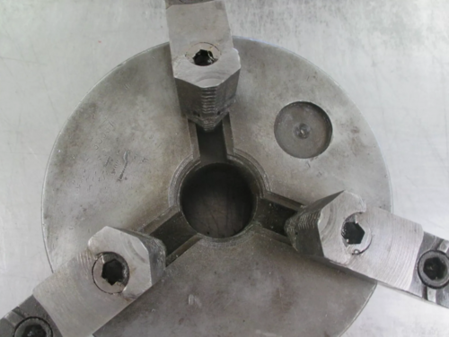 6-1/4" 3-Jaw self-centering universal LOO back lathe chuck with wrench (YMC) - Image 5