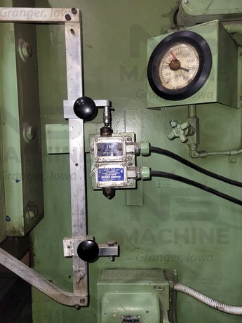 400 Ton, Chicago #400-H-10, 14' overall, 125" between housing, back gauge, safety light curtains, #13902 - Image 6
