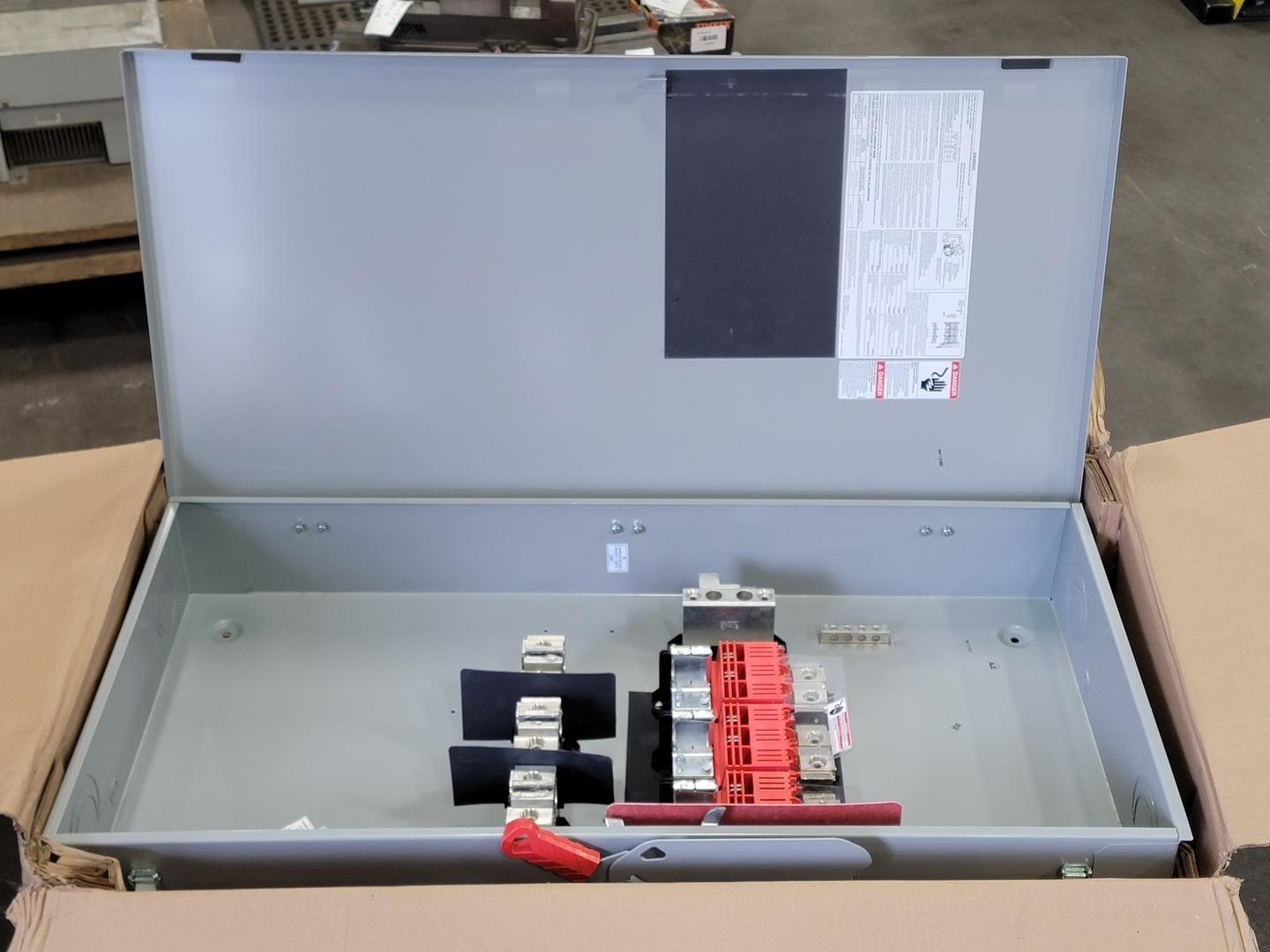 400 Amp. Siemens, HFC325NA, fused disconnect, 3-pole, 240 Volts, new surplus - Image 4