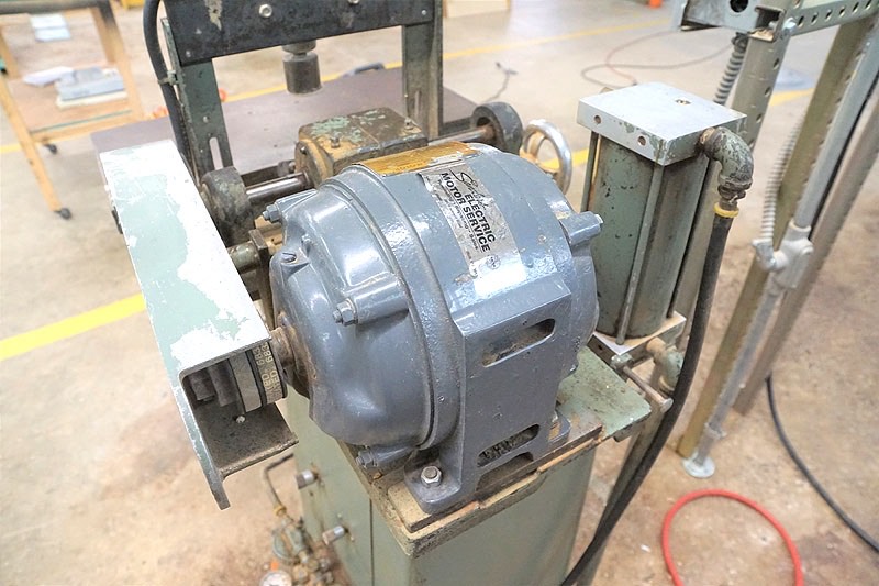 2 Spindle, Woodtech #GH-2, horizontal boring machine, 1"-9" drill centers, 12" L x 24" W table - Image 6