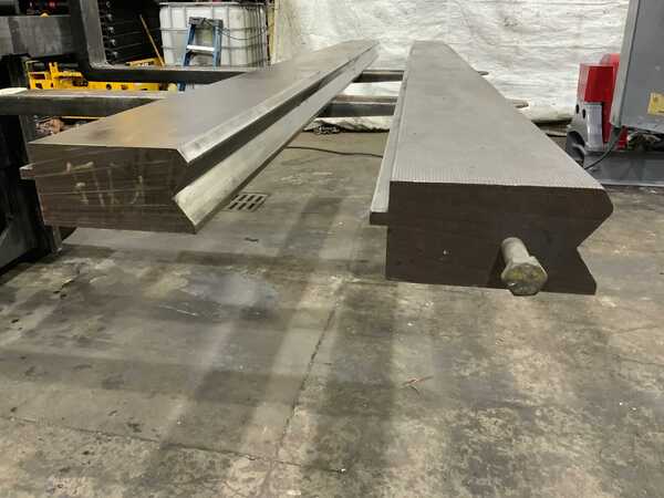 121" L, Female brake die, 3-3/4" die width, 7" die height, 2-1/2" die opening, 1/2" tang - Image 1