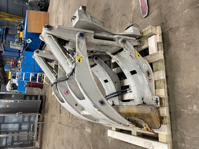 Cascade #33H-RCP-C005, 60" diameter roll clamp, 2300 psi, serial #PTL2440283-1R3, 2019 - Image 2