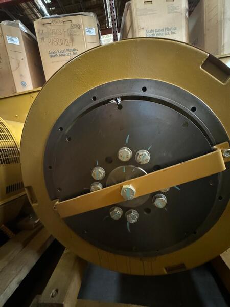 860 KW, Alternators / Genends, 600 Volts, Frame 49.3, 2021 (2 available) - Image 2